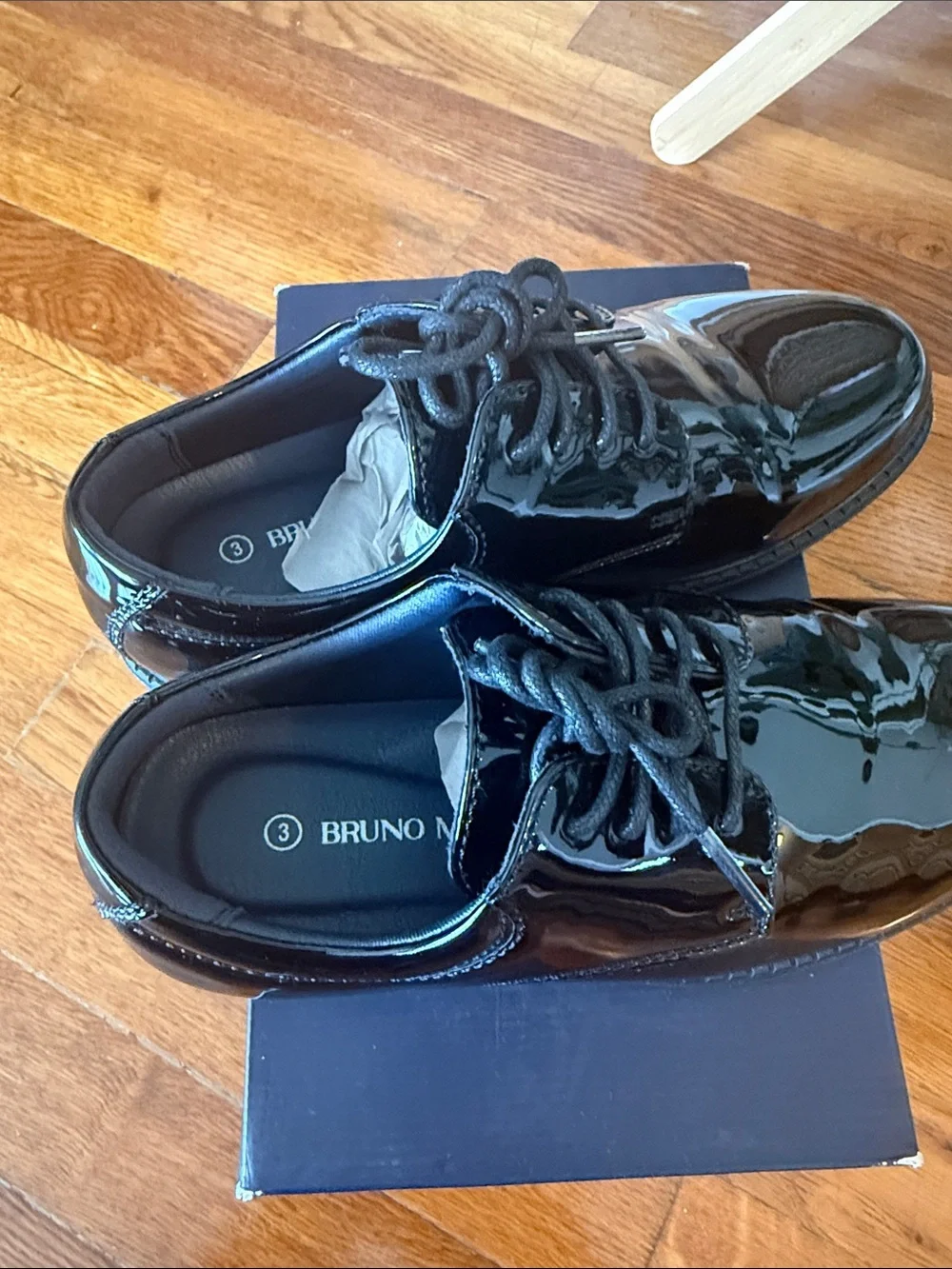 Bruno Marc - Boys Patent Leather Dress shoes - Size 3